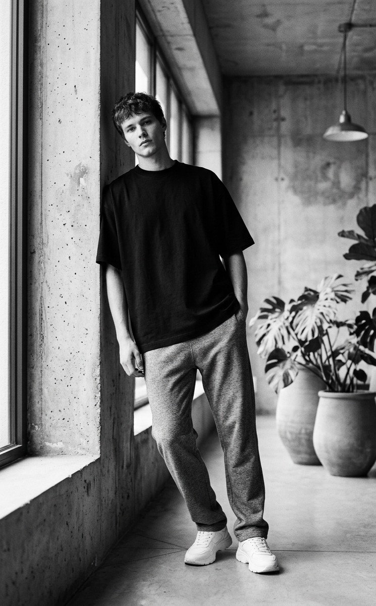BLANKONES Model Look 1